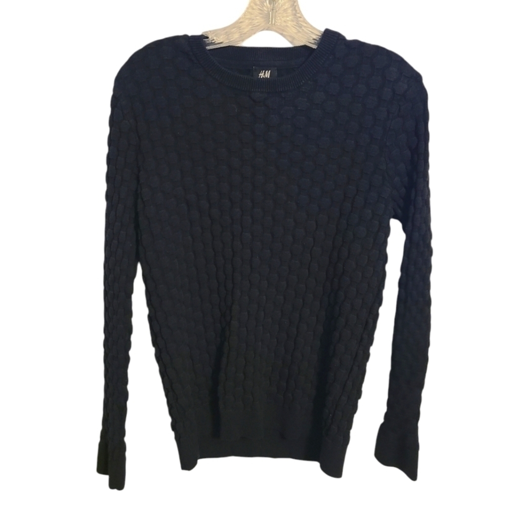 H&M | Women's Black Raised Design Crewneck Pullover Sweater (Size Medium)